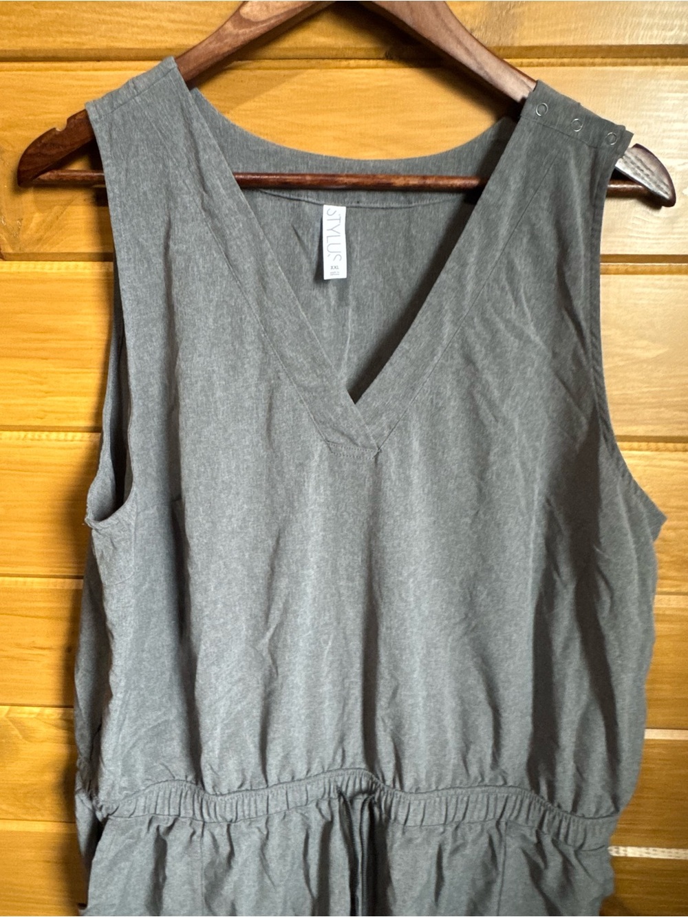 STYLUS Gray V-Neck Sleeveless Romper